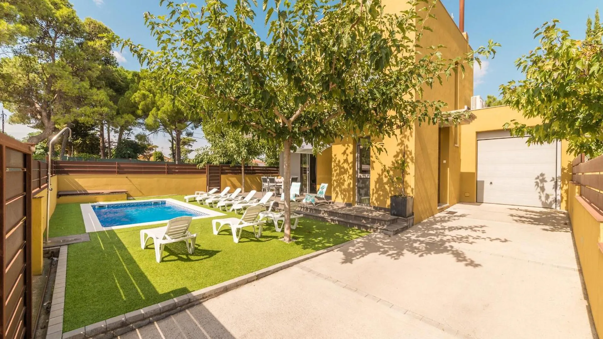 Villa House With Large Garden And Private Pool L' Escala